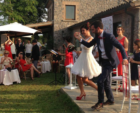 Sciuscia-e-Barbara_finalmente-sposi-ufficiali_-villa-Porano-Umbria-youco-wedding-planning-perugia